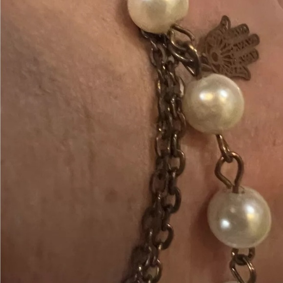 Hamsa, Pearl and Chain Bracelet - Picture 3 of 3